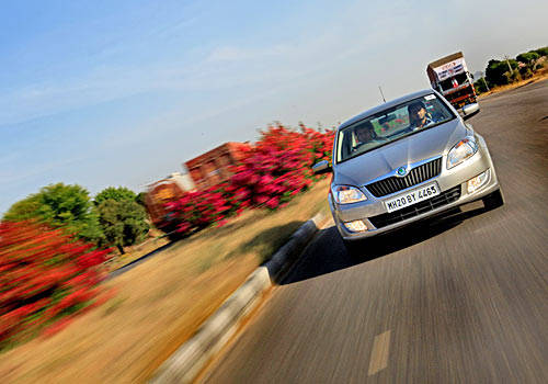 Skoda rapid vs nissan sunny petrol #8