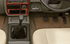 Chevrolet Tavera Neo LS B3 - 10 seats BSII