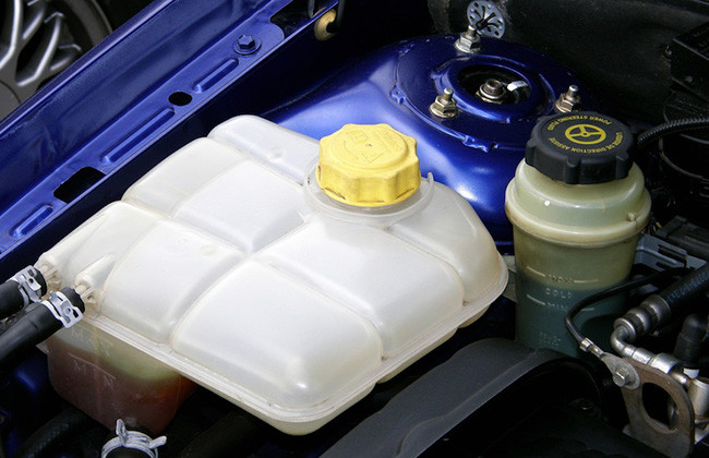 Low Brake Fluid >> How to check fluid levels in your car | Lubricant ... Low Brake Fluid >> How to check fluid levels in your car | Lubricant ...