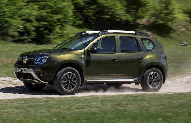 2015 India-bound Renault Duster side view