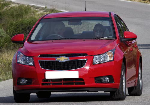 Chevrolet Cruze - Front Angle High View Exterior Photo