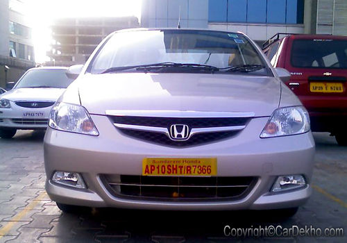 Honda City ZX VTEC - Full Front View Exterior Photo