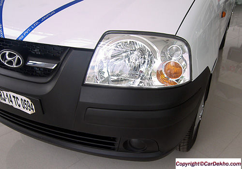 Hyundai Santro Xing GL - HeadLight Exterior Photo