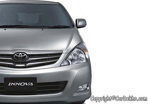 Toyota Innova - HeadLight Exterior Photo