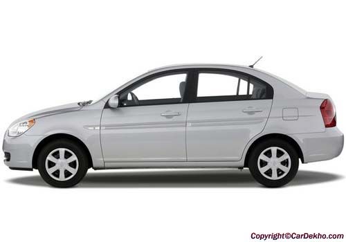 Hyundai Accent Full Side View Exterior Photo