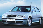 Skoda Octavia Ambiente 1.8 Turbo Front Angle Low View Exterior Photo Skoda Octavia Ambiente 1.8 Turbo Front Angle Low View Exterior Photo