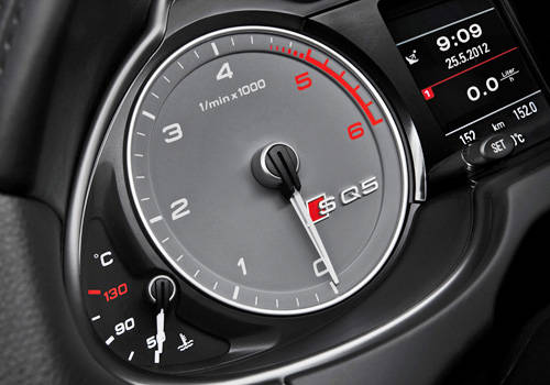 Audi Q5 Interior Pics. Audi Q5 TachoMeter Interior