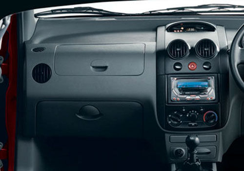 Chevrolet Aveo U-VA 1.2 - Passengers View Interior Photo