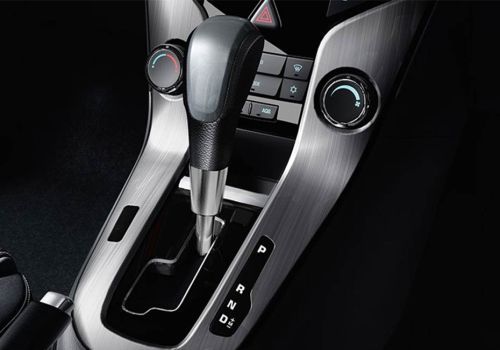 Chevrolet Cruze - Gear Shifter Interior Photo