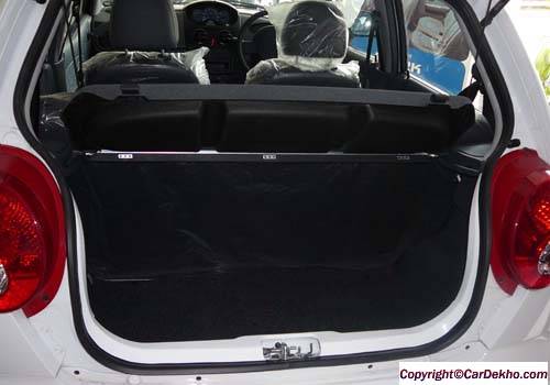 Chevrolet Spark. Chevrolet Spark Trunk Open