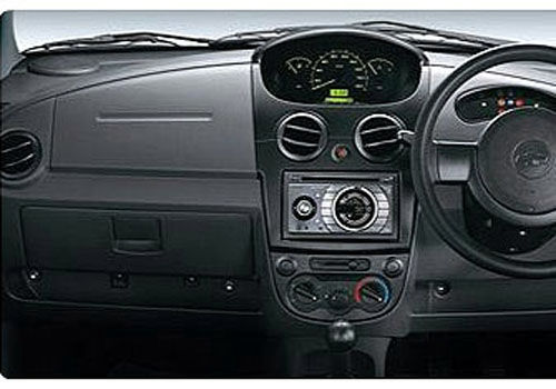 Chevrolet Spark 1.0 - Steering Wheel Interior Photo