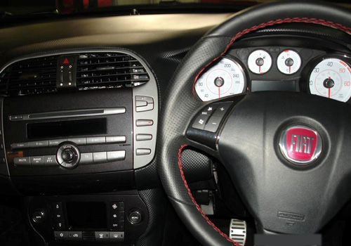 Fiat Bravo - Central Console Interior Photo