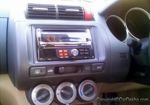 Honda City ZX Front AC Controls Interior Photo