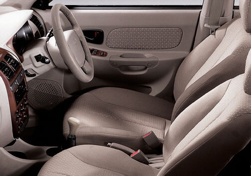 Hyundai Accent - Front Seats Interior Photo