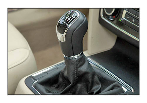 Skoda Laura Interior. Skoda Laura Gear Shifter