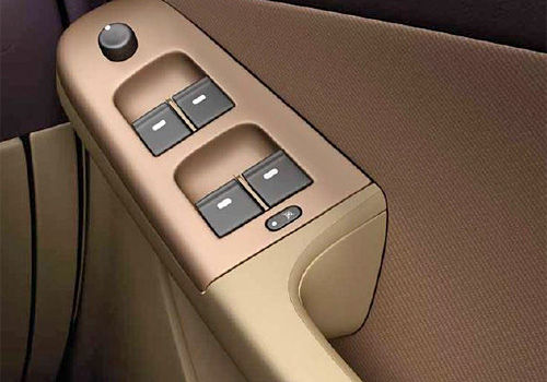 Tata Manza Aqua Quadrajet - Driver's Side Inside Door Control Interior Photo
