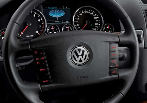 Volkswagen Touareg - Steering Wheel Interior Photo