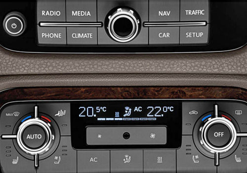 Volkswagen Touareg - Stereo Interior Photo