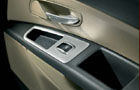 Fiat Linea Emotion (Diesel) Driver's Side Inside Door Control Interior Photo Fiat Linea Emotion (Diesel) Driver's Side Inside Door Control Interior Photo