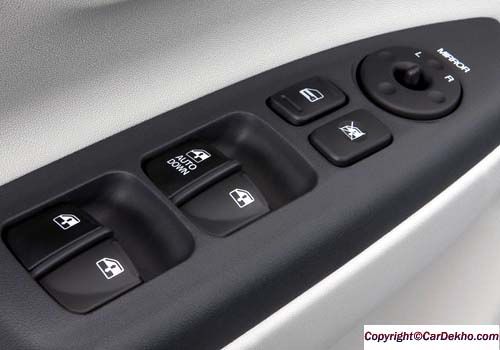 Hyundai Accent Executive Driver's Side Inside Door Control Pictures