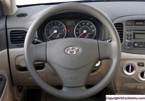 Hyundai Accent Executive Steering Wheel Pictures