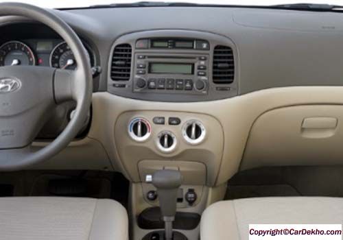 Hyundai Accent Executive Central Console Pictures