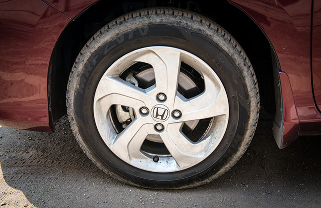 Hyundai 4S Fluidic Verna