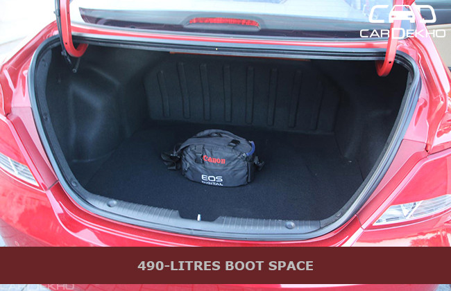 Hyundai 4S Fluidic Verna