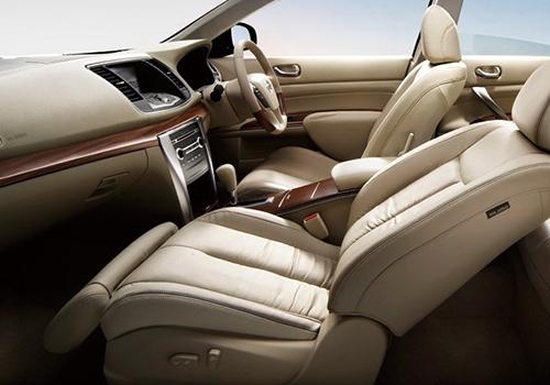 door-view-of-driver-seat-051.jpg