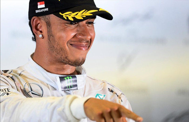 Hamilton Races to a comfortable victory in Singapore