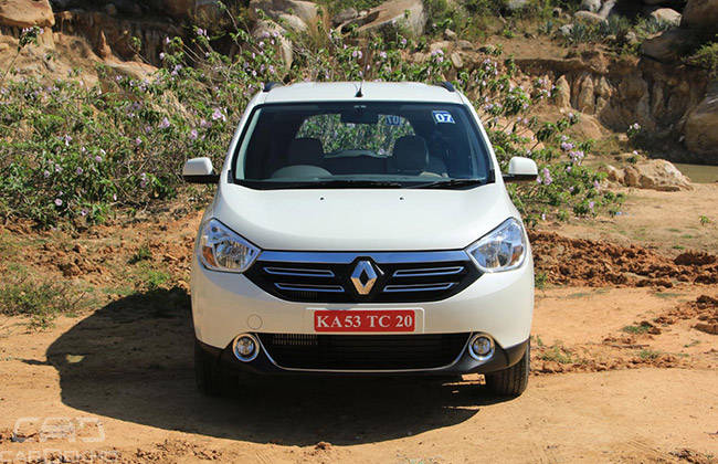 Renault Festive Offers: Duster Gets 1.6L Cash Discount, Kwid Joins It Too